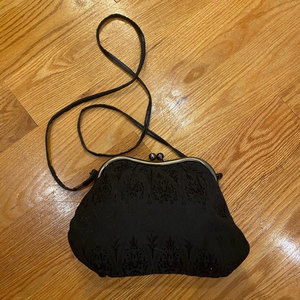 Mit3i crossbody clutch